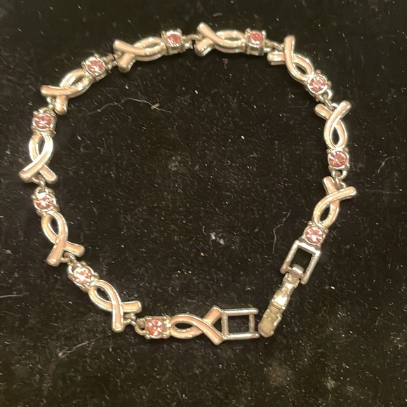Vtg 8” Avon gold tone Breast Cancer Awareness bracelet w/10 bezel set crystals - Picture 9 of 13
